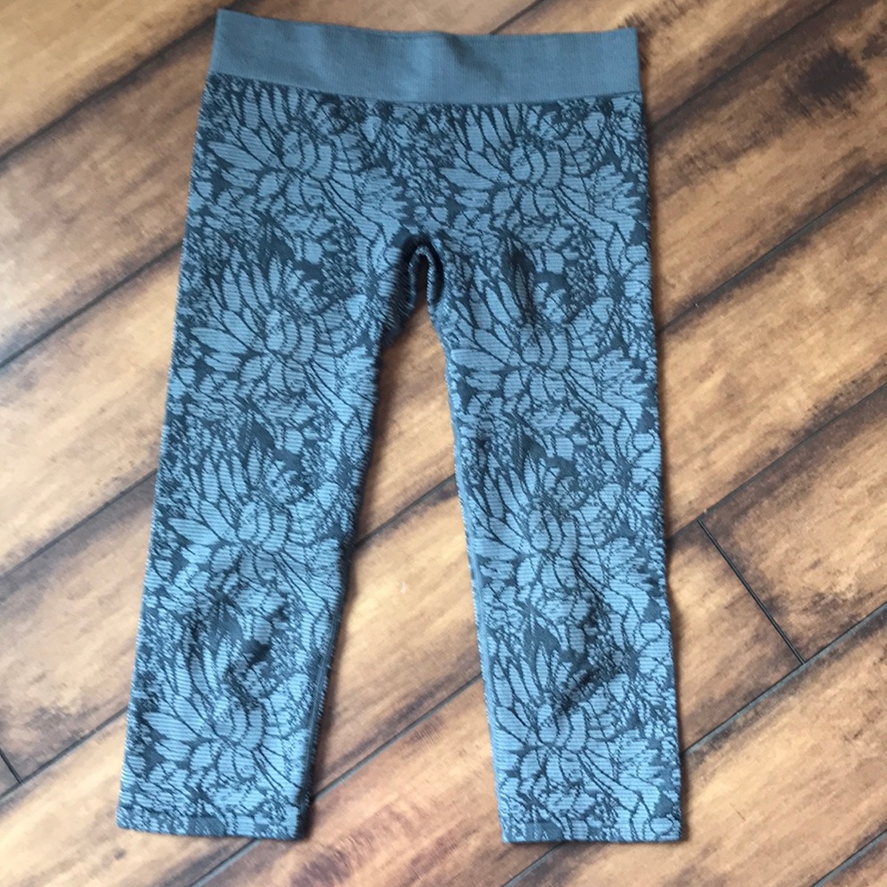 Fabletics capris